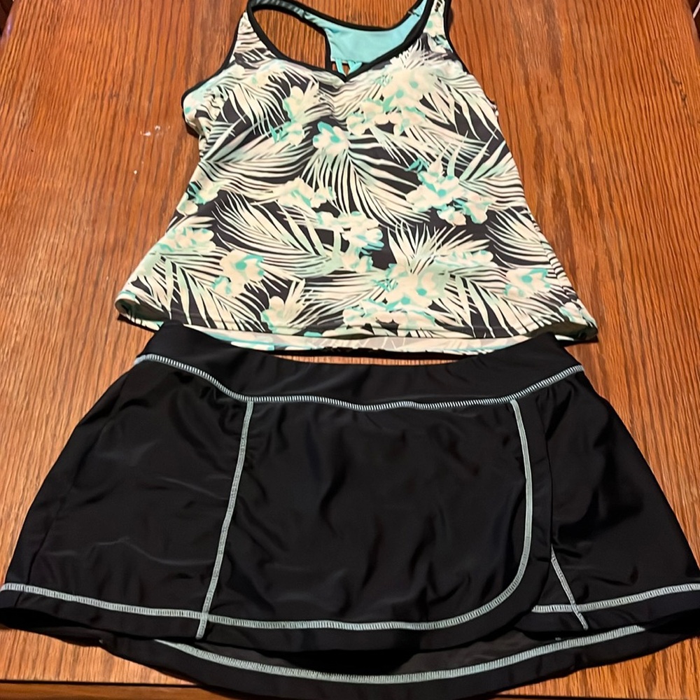 ZeroXposur Black and Mint Swim Set